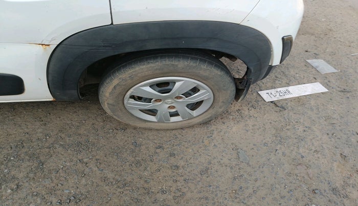 2016 Renault Kwid RXL, Petrol, Manual, 69,406 km, tyre