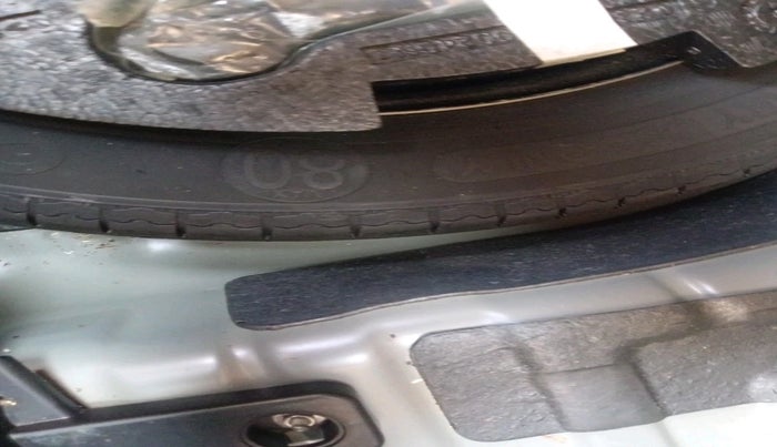 2024 Mahindra XUV 3XO AX5L 1.2 TGDi, Petrol, Manual, 15,603 km, tyre