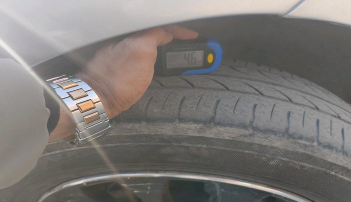 2015 Skoda Rapid AMBITION 1.6 MPI MT, Petrol, Manual, 1,04,778 km, tyre