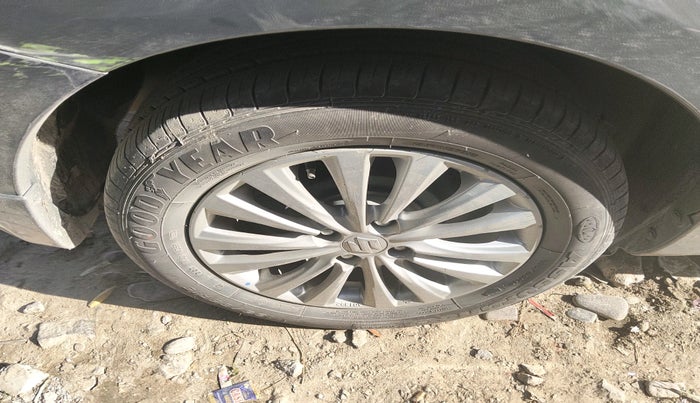 2020 Maruti Ciaz DELTA 1.5 SHVS MT PETROL, Petrol, Manual, 21,799 km, tyre