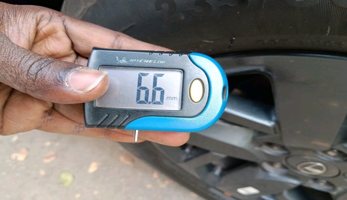 2020 Tata Harrier XZ PLUS 2.0L, Diesel, Manual, 38,310 km, tyre