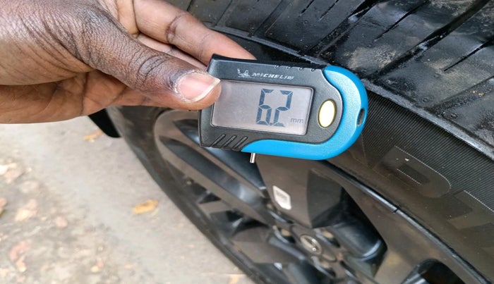 2020 Tata Harrier XZ PLUS 2.0L, Diesel, Manual, 38,310 km, tyre