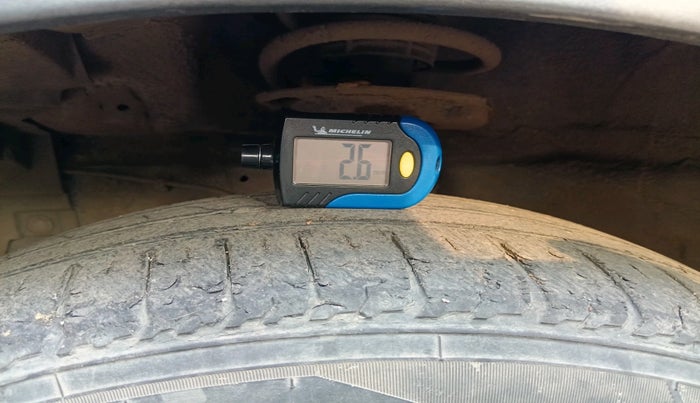 2016 Maruti Ertiga VXI CNG, Petrol, Manual, 1,35,005 km, tyre