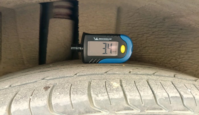 2016 Maruti Ertiga VXI CNG, Petrol, Manual, 1,35,005 km, tyre