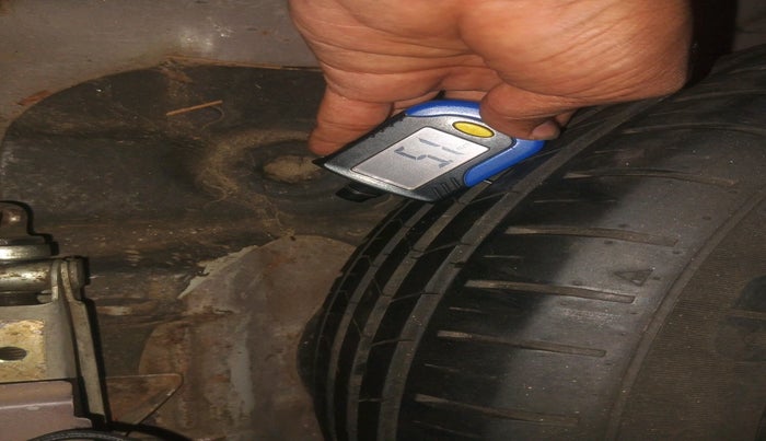 2011 Hyundai Verna FLUIDIC 1.6 CRDI SX, Diesel, Manual, 91,075 km, tyre