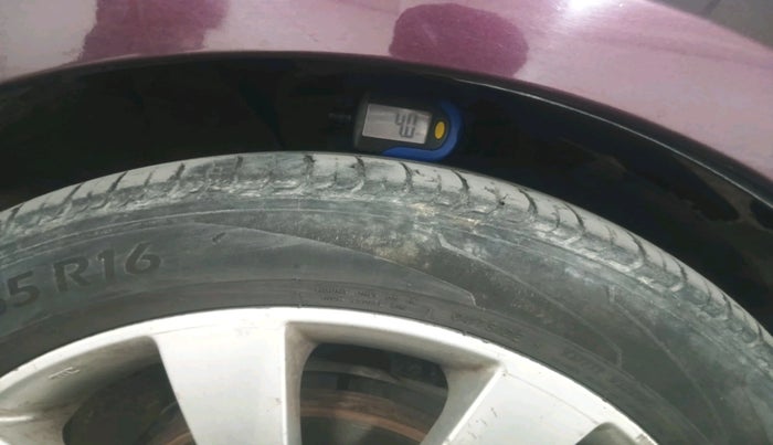 2011 Hyundai Verna FLUIDIC 1.6 CRDI SX, Diesel, Manual, 91,075 km, tyre