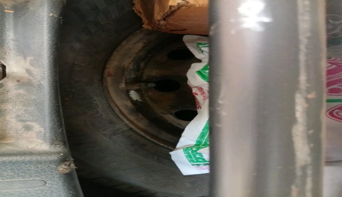 2013 Maruti Wagon R 1.0 LXI CNG, CNG, Manual, 91,140 km, tyre