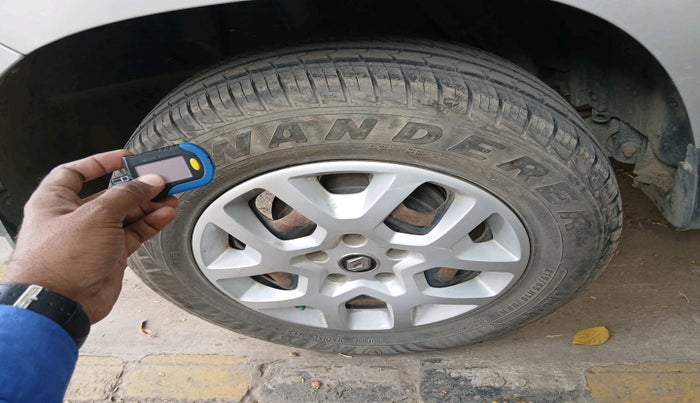 2016 Renault Duster 85 PS RXL DIESEL, Diesel, Manual, 1,74,458 km, tyre