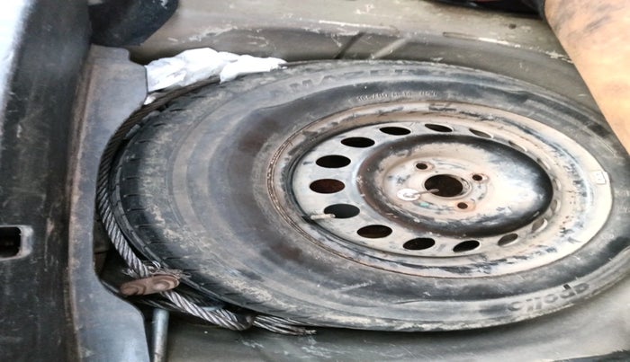 2015 Maruti Swift Dzire VDI, Diesel, Manual, 39,367 km, tyre