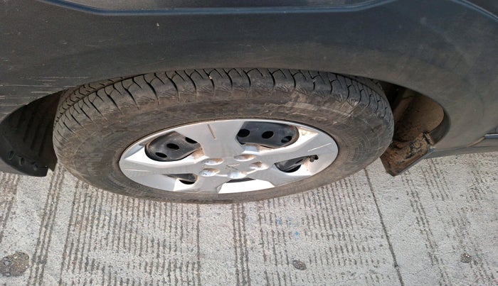 2024 Mahindra XUV 3XO MX3 Pro 1.2 L TCMPFi, Petrol, Manual, 9,953 km, tyre