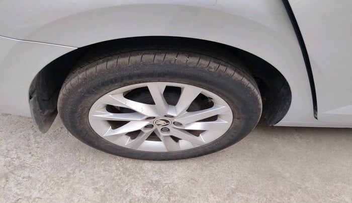 2022 Skoda SLAVIA AMBITION 1.0L TSI AT, Petrol, Automatic, 67,284 km, tyre