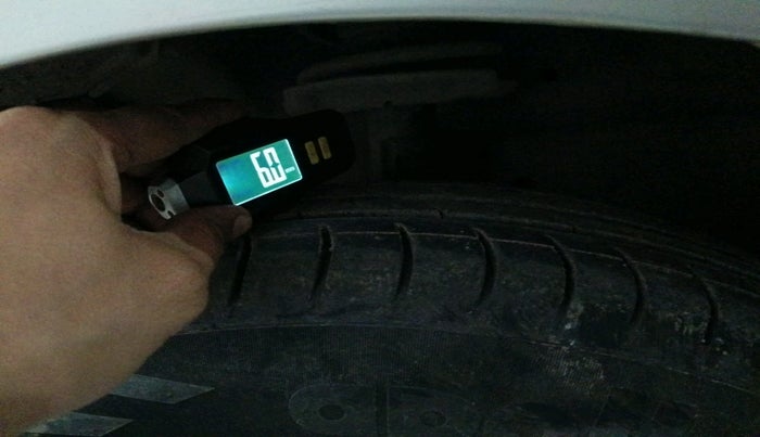 2012 Maruti Swift Dzire VXI, Petrol, Manual, 1,04,965 km, tyre