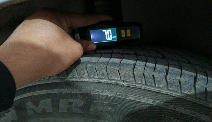 2012 Maruti Swift Dzire VXI, Petrol, Manual, 1,04,965 km, tyre