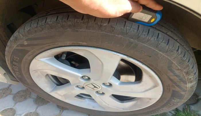 2014 Honda City 1.5L I-VTEC V MT, Petrol, Manual, 1,27,078 km, tyre