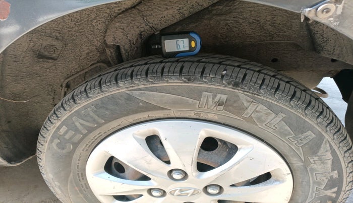 2012 Hyundai i10 MAGNA 1.2, Petrol, Manual, 1,03,381 km, tyre