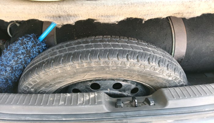 2012 Hyundai i10 MAGNA 1.2, Petrol, Manual, 1,03,381 km, tyre