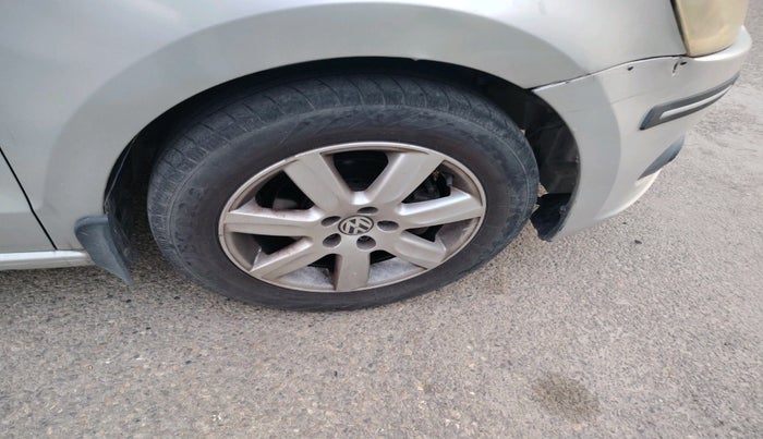 2011 Volkswagen Vento HIGHLINE 1.6 MPI, Petrol, Manual, 94,068 km, tyre