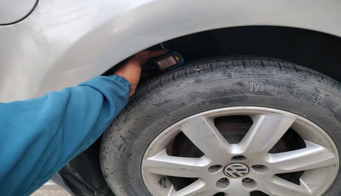 2011 Volkswagen Vento HIGHLINE 1.6 MPI, Petrol, Manual, 94,068 km, tyre