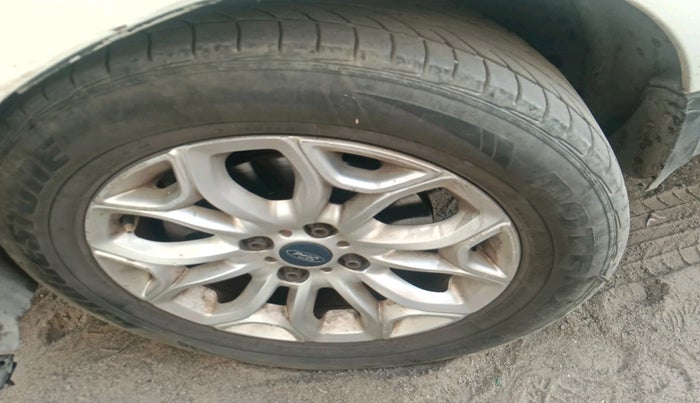 2015 Ford Ecosport TITANIUM 1.5L DIESEL, Diesel, Manual, 1,44,091 km, tyre