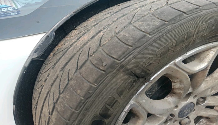 2015 Ford Ecosport TITANIUM 1.5L DIESEL, Diesel, Manual, 1,44,091 km, tyre