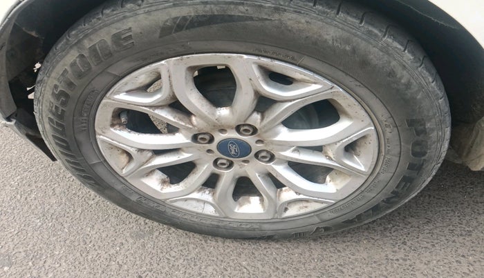 2015 Ford Ecosport TITANIUM 1.5L DIESEL, Diesel, Manual, 1,44,091 km, tyre