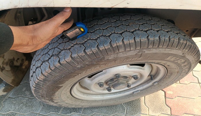 2014 Tata Sumo Gold GX, Diesel, Manual, 3,93,067 km, tyre