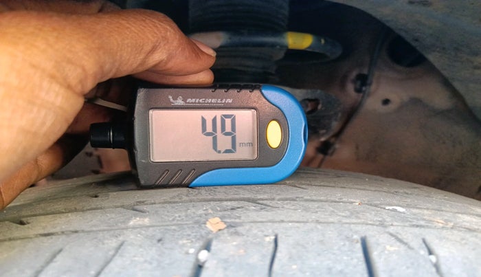 2022 KIA CARENS LUXURY 1.4 PETROL 7 STR, Petrol, Manual, 77,837 km, tyre