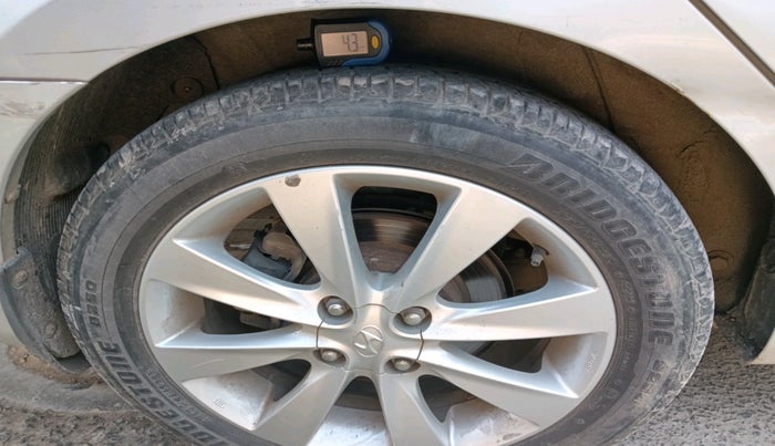 2012 Hyundai Verna FLUIDIC 1.6 VTVT SX, Petrol, Manual, 70,965 km, tyre