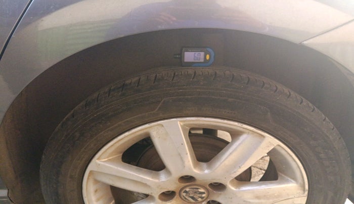 2011 Volkswagen Polo HIGHLINE 1.6L, Petrol, Manual, 55,068 km, tyre