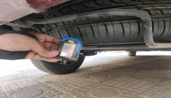 2013 Maruti Ertiga VXI CNG, Petrol, Manual, 45,475 km, tyre