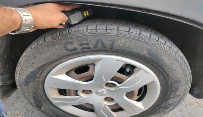 2016 Renault Kwid RXT 0.8, Petrol, Manual, 10,447 km, tyre