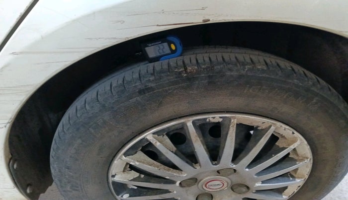 2011 Maruti Swift VXI, Petrol, Manual, 84,907 km, tyre