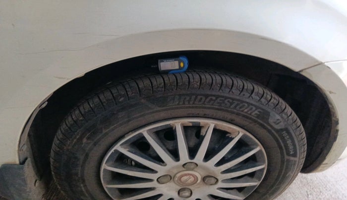 2011 Maruti Swift VXI, Petrol, Manual, 84,907 km, tyre