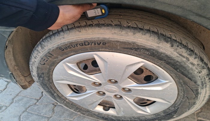 2015 Hyundai Creta S 1.6 PETROL, Petrol, Manual, 1,28,827 km, tyre