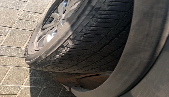 2017 Mahindra XUV500 W10, Diesel, Manual, 73,812 km, tyre