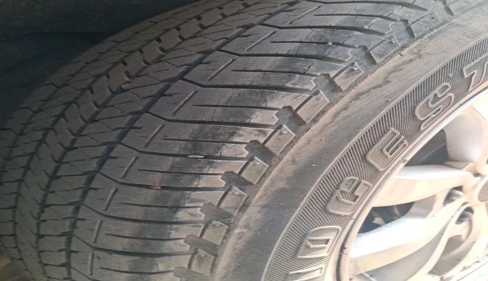 2017 Mahindra XUV500 W10, Diesel, Manual, 73,812 km, tyre