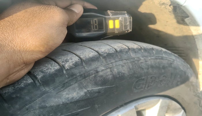 2011 Hyundai i20 MAGNA 1.2, Petrol, Manual, 2,18,440 km, tyre