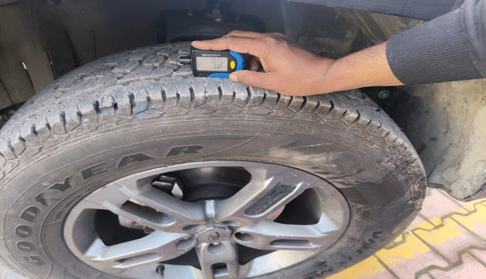 2022 Mahindra Thar LX HT PETROL 4WD MT, Petrol, Manual, 31,061 km, tyre