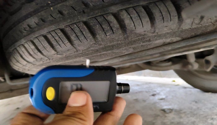 2017 Renault Duster RXE 1.6 PETROL, Petrol, Manual, 49,617 km, tyre