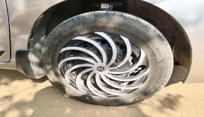 2017 Maruti Baleno DELTA PETROL 1.2, Petrol, Manual, 1,06,605 km, tyre