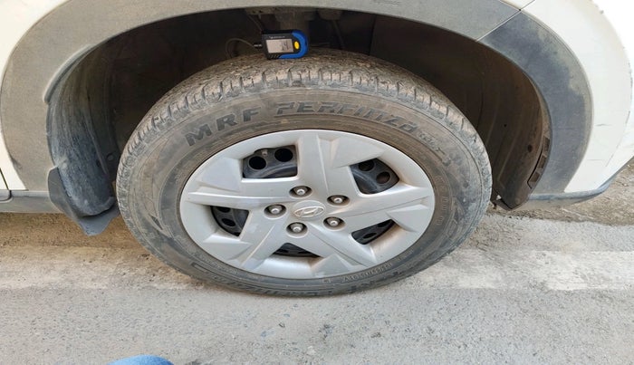 2019 Hyundai VENUE S 1.0 TURBO MT, Petrol, Manual, 93,763 km, tyre