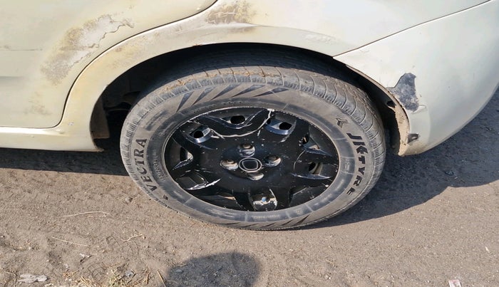 2013 Fiat Grand Punto DYNAMIC 1.3, Diesel, Manual, 1,02,061 km, tyre