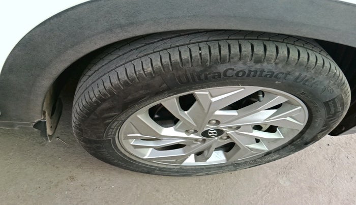 2021 Hyundai Creta SX EXECUTIVE 1.5 PETROL, Petrol, Manual, 89,960 km, tyre