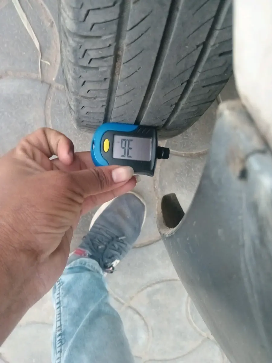 2011 Maruti Alto LXI, Petrol, Manual, 99,169 km, tyre