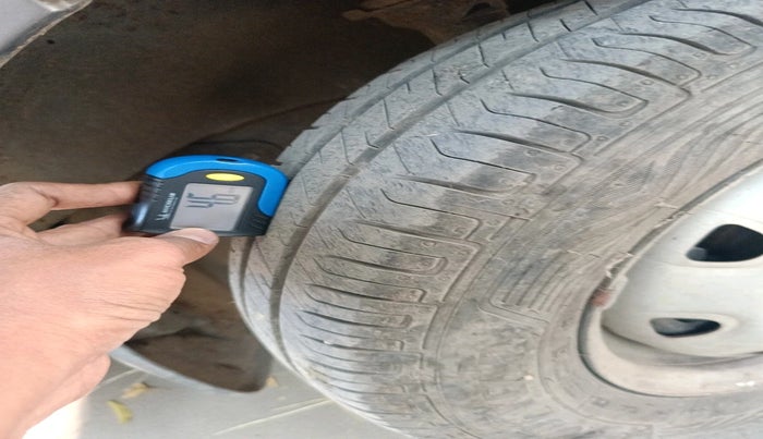 2011 Maruti Eeco 5 STR WITH A/C+HTR, Petrol, Manual, 87,584 km, tyre