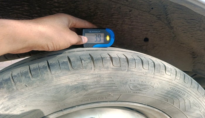 2011 Maruti Eeco 5 STR WITH A/C+HTR, Petrol, Manual, 87,584 km, tyre