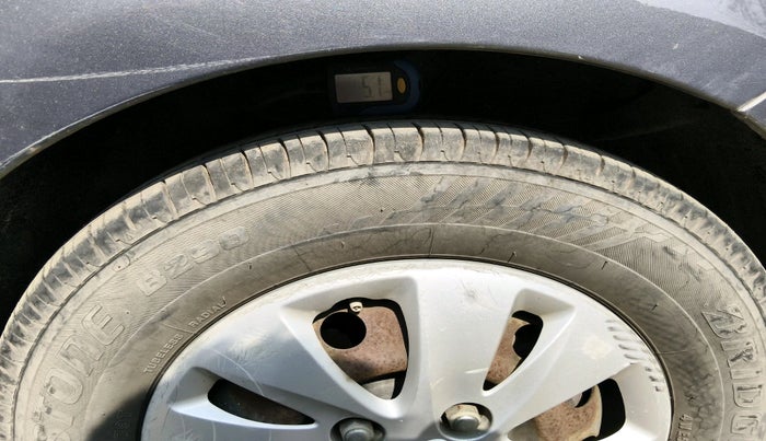 2011 Hyundai i10 SPORTZ 1.2, Petrol, Manual, 2,18,255 km, tyre