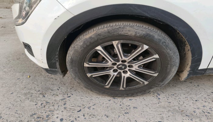 2021 Mahindra XUV700 AX 7 P AT 7 STR, Petrol, Automatic, 35,156 km, tyre