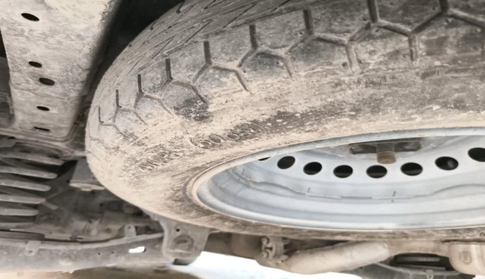 2021 Mahindra XUV700 AX 7 P AT 7 STR, Petrol, Automatic, 35,156 km, tyre