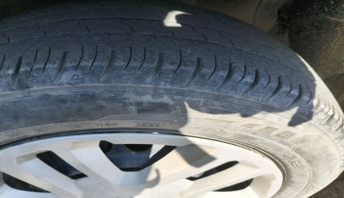 2016 Maruti Vitara Brezza VDI, Diesel, Manual, 90,806 km, tyre